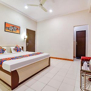 Fabhotel Shri Laxmi Palace